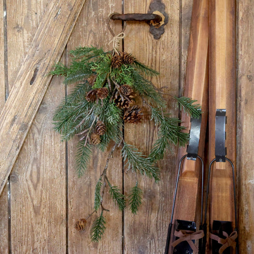 Chic Antique Fleur hanger met dennengroen & dennenappels – 48 cm