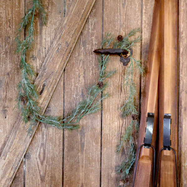 Fleur kerstguirlande met dennengroen & dennenappels