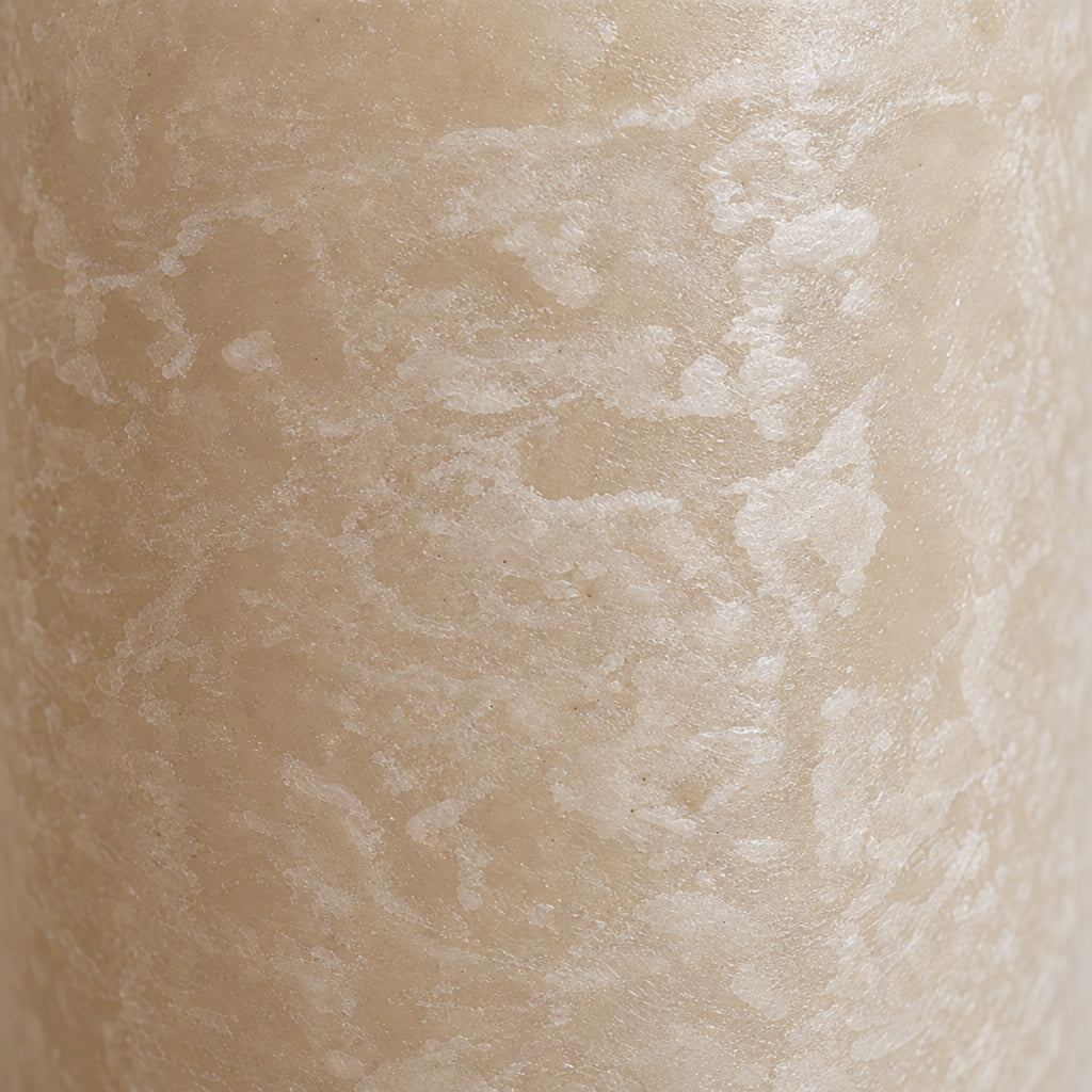 PTMD rustieke LED-kaars beige Ø 10 × 15 cm met bewegende vlam – detail van het oppervlak
