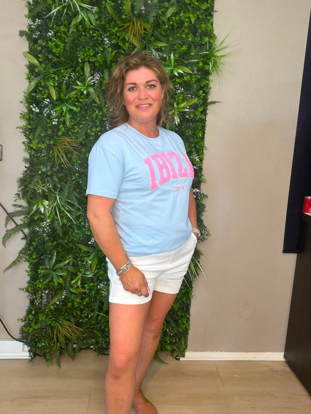 Ibiza T-shirt blauw/roze, vooraanzicht