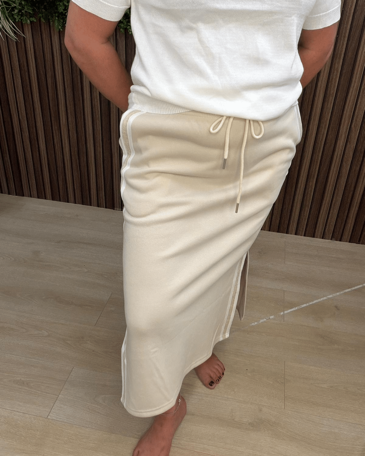 Sweatrok Beige met Witte Bies & Veterceintuur - Velvory Fashion & Living