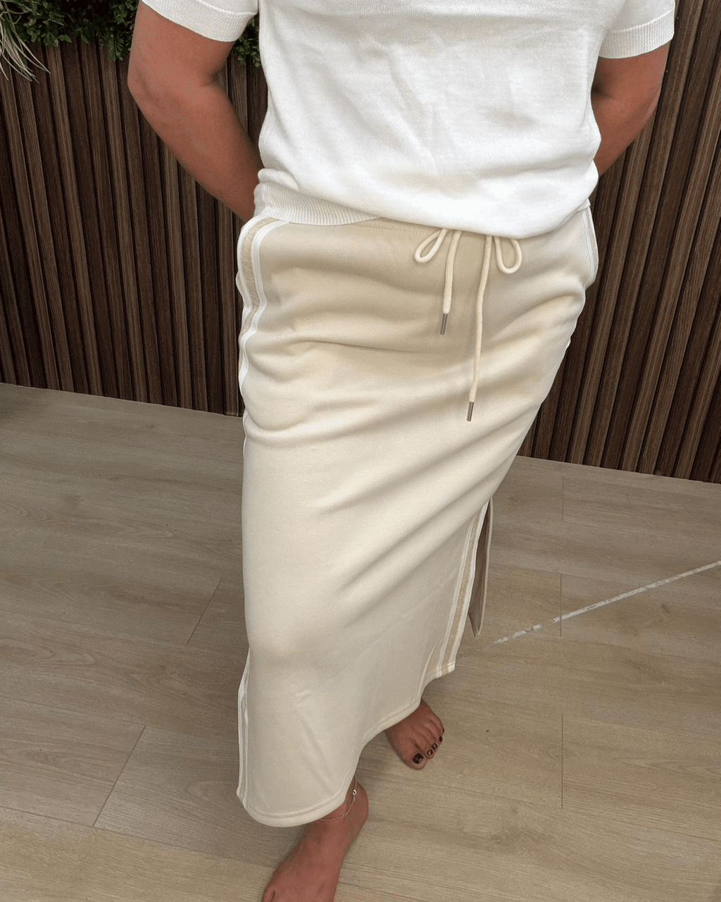 Sweatrok Beige met Witte Bies & Veterceintuur - Velvory Fashion & Living