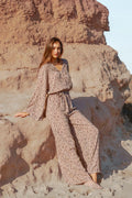 Flared Jumpsuit Wild Zebra met zebraprint in bruin en zand, vooraanzicht