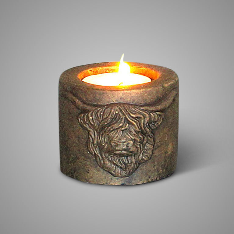 BRYNXZ waxinelichthouder Scotty Tealightholder in Majestic Brown, maat M (Ø11 x H8 cm), met reliëf van een Schotse hooglander
