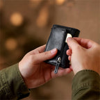 Prowallet portemonnee Plus in zwart – sfeerfoto