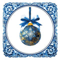 Tegeltje in Delfts blauwe stijl met sierrand en een blauwe kerstbal met strik en sneeuwvlok