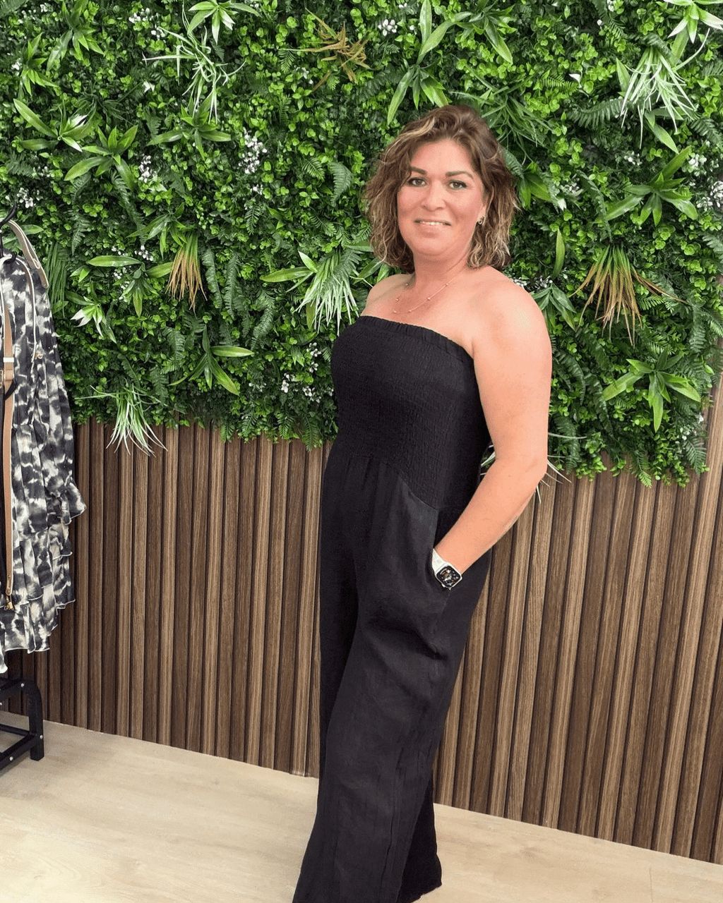 Jumpsuit Zwart met Elastisch Bovenstuk - Velvory Fashion & Living