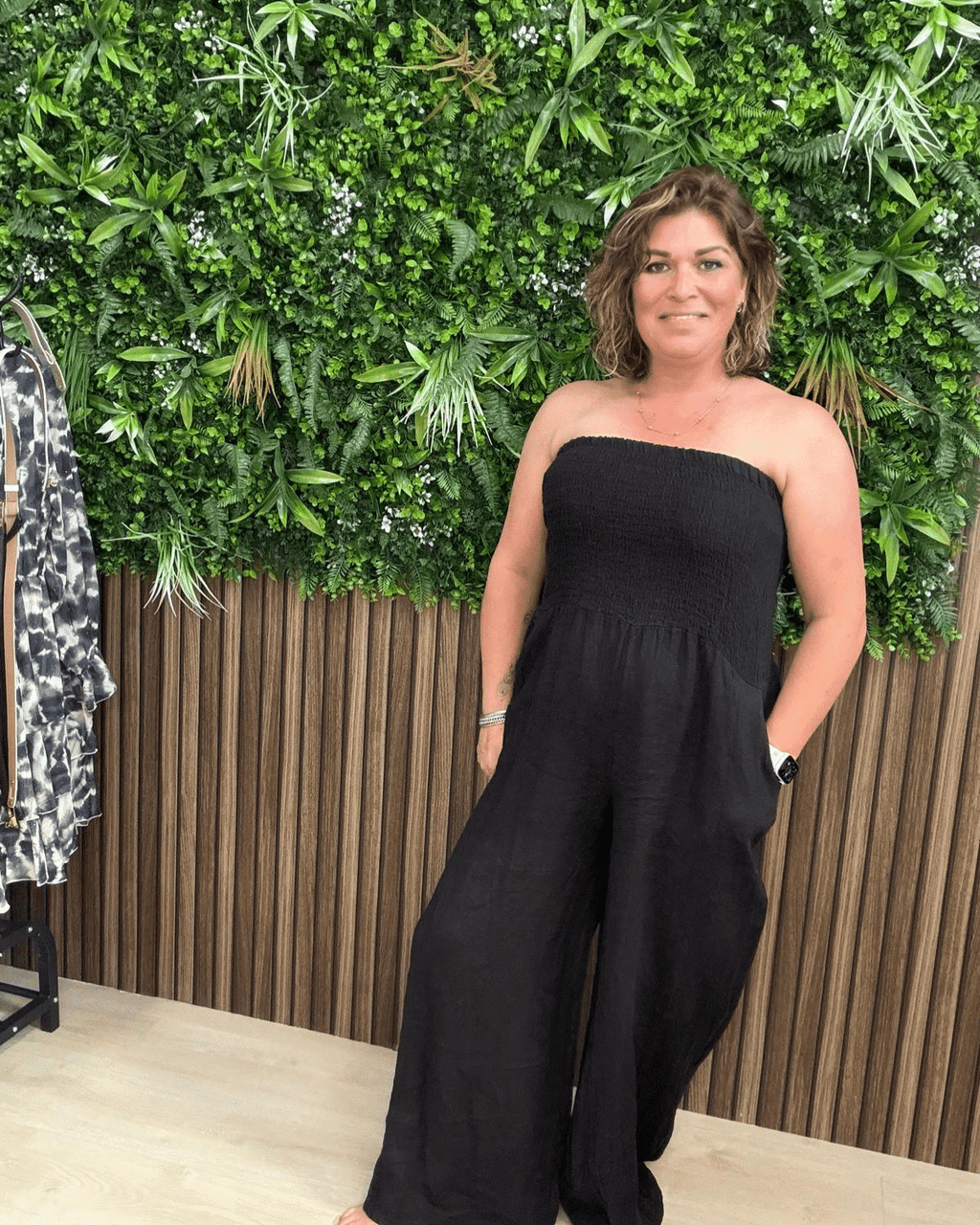 Jumpsuit Zwart met Elastisch Bovenstuk - Velvory Fashion & Living
